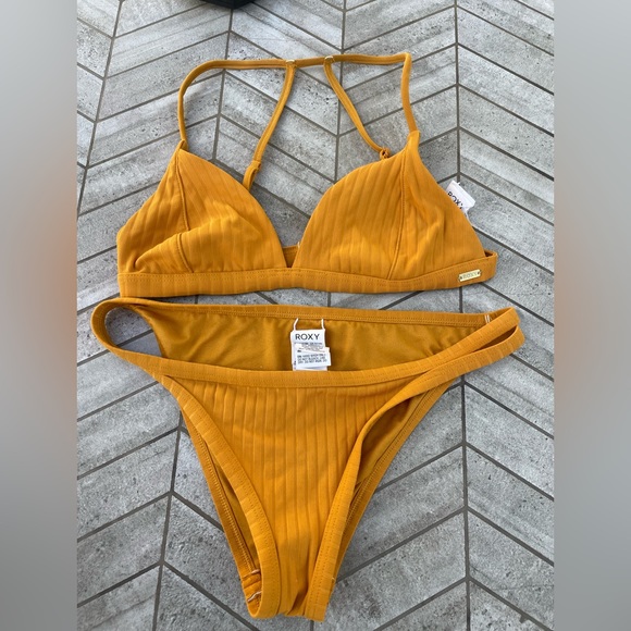 2 piece bathing suit - Picture 1 of 1